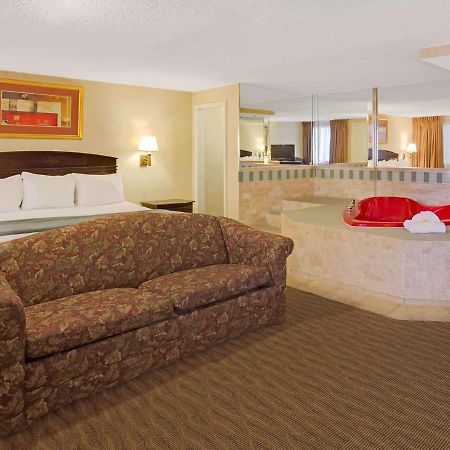 Days Inn By Wyndham Silver Spring Zewnętrze zdjęcie