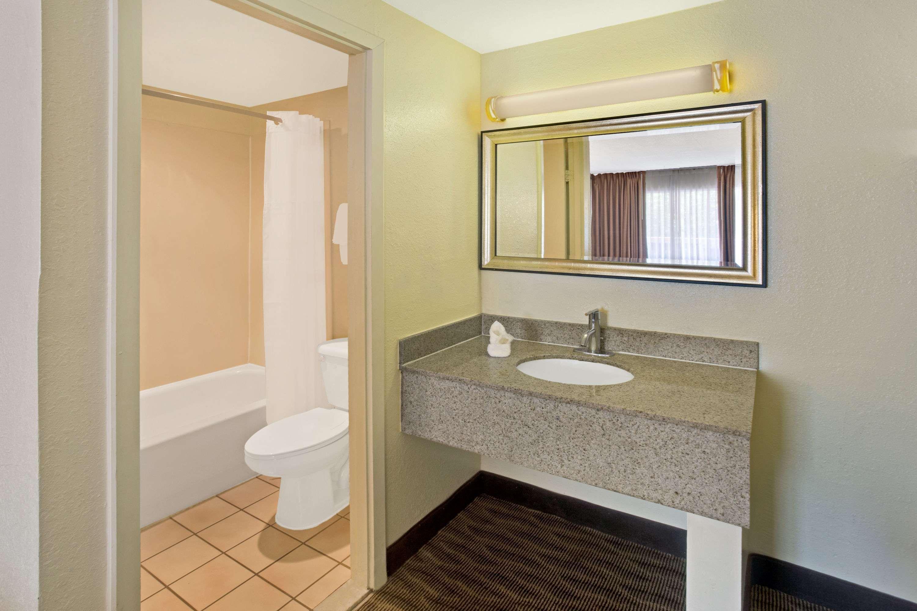 Days Inn By Wyndham Silver Spring Zewnętrze zdjęcie